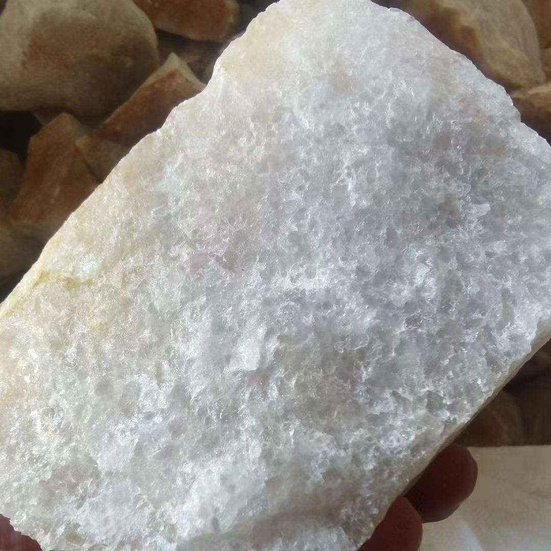 大量石英石原石高白高透原石石英拉管石英砂铸造水处理石英砂