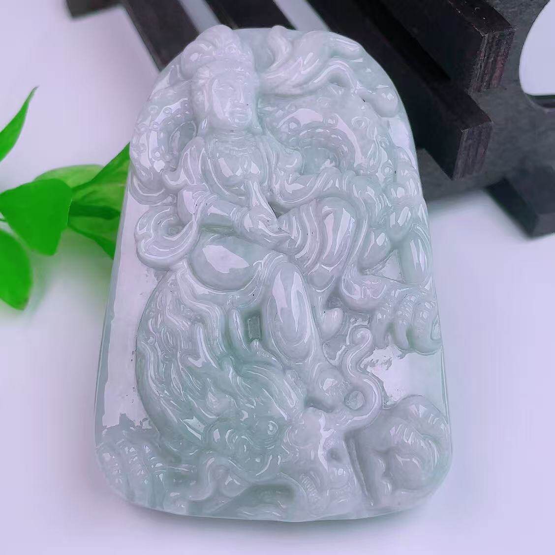 缅甸天然真品翡翠冰蓝满色高端精品珠宝闪拍御龙观音玉吊坠79.51g