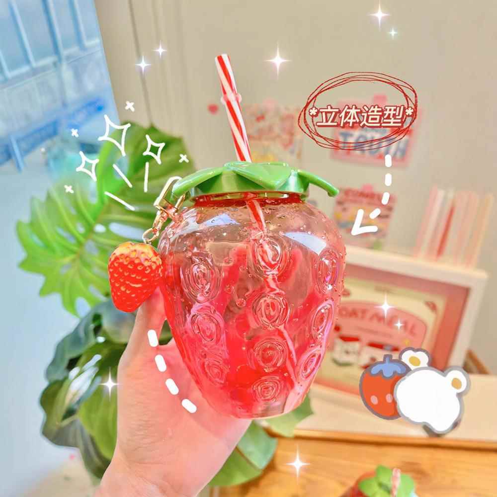 夏季网红草莓吸管杯塑料杯可爱女随手奶茶杯子学生便携水杯水瓶