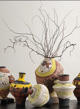 艺贝子复古涂鸦手绘艺术侘寂风做旧陶瓷花瓶民宿酒店中古装饰摆件