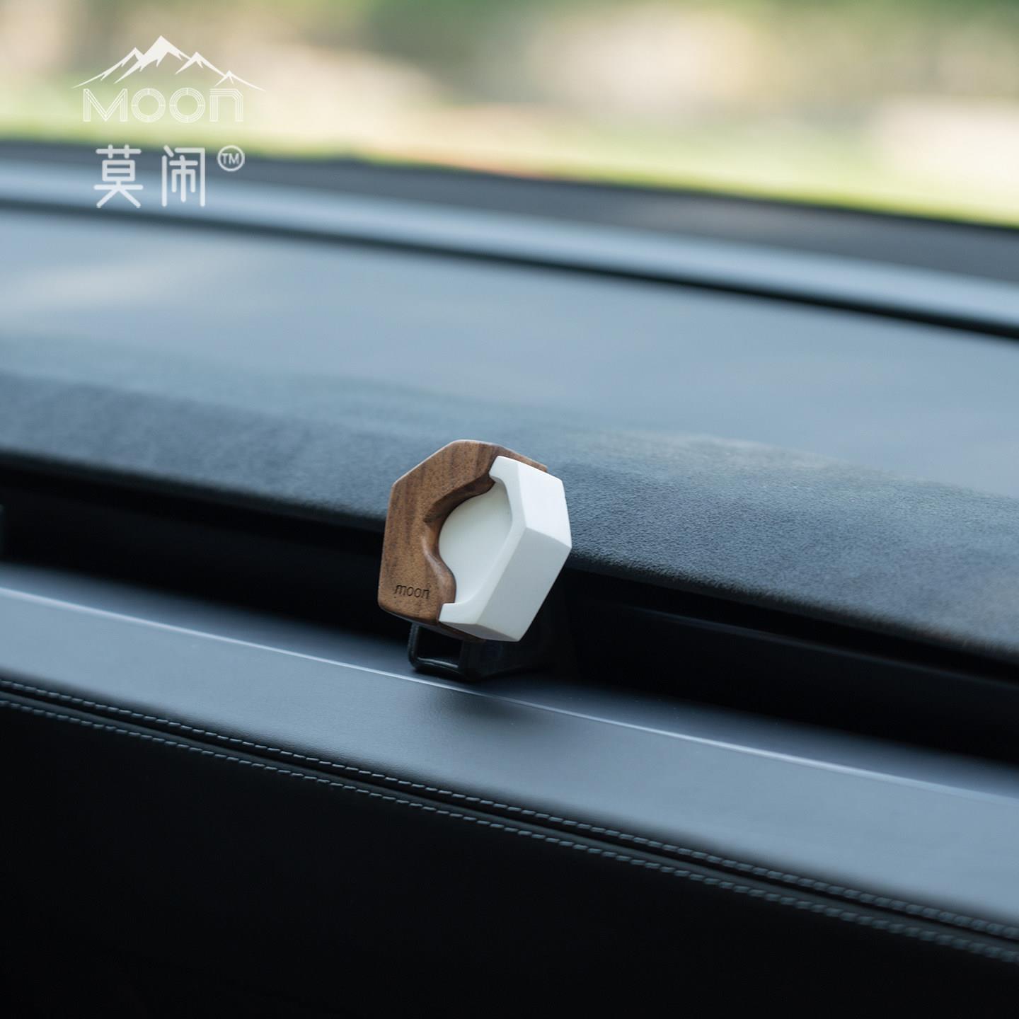 《榫合》实木质车载出风口香薰车内装饰高级感汽车香氛礼物扩香器