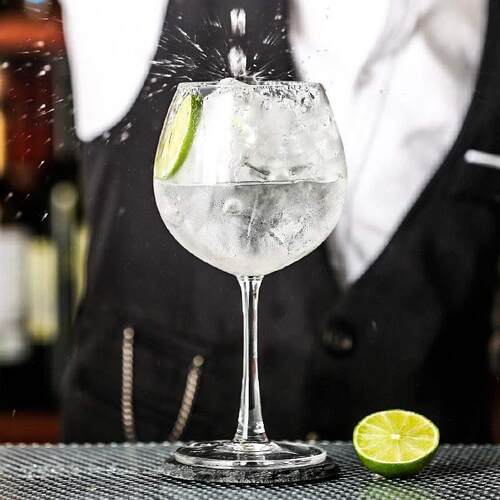 Gin tonic cocktail glass crystal glass goblet gin