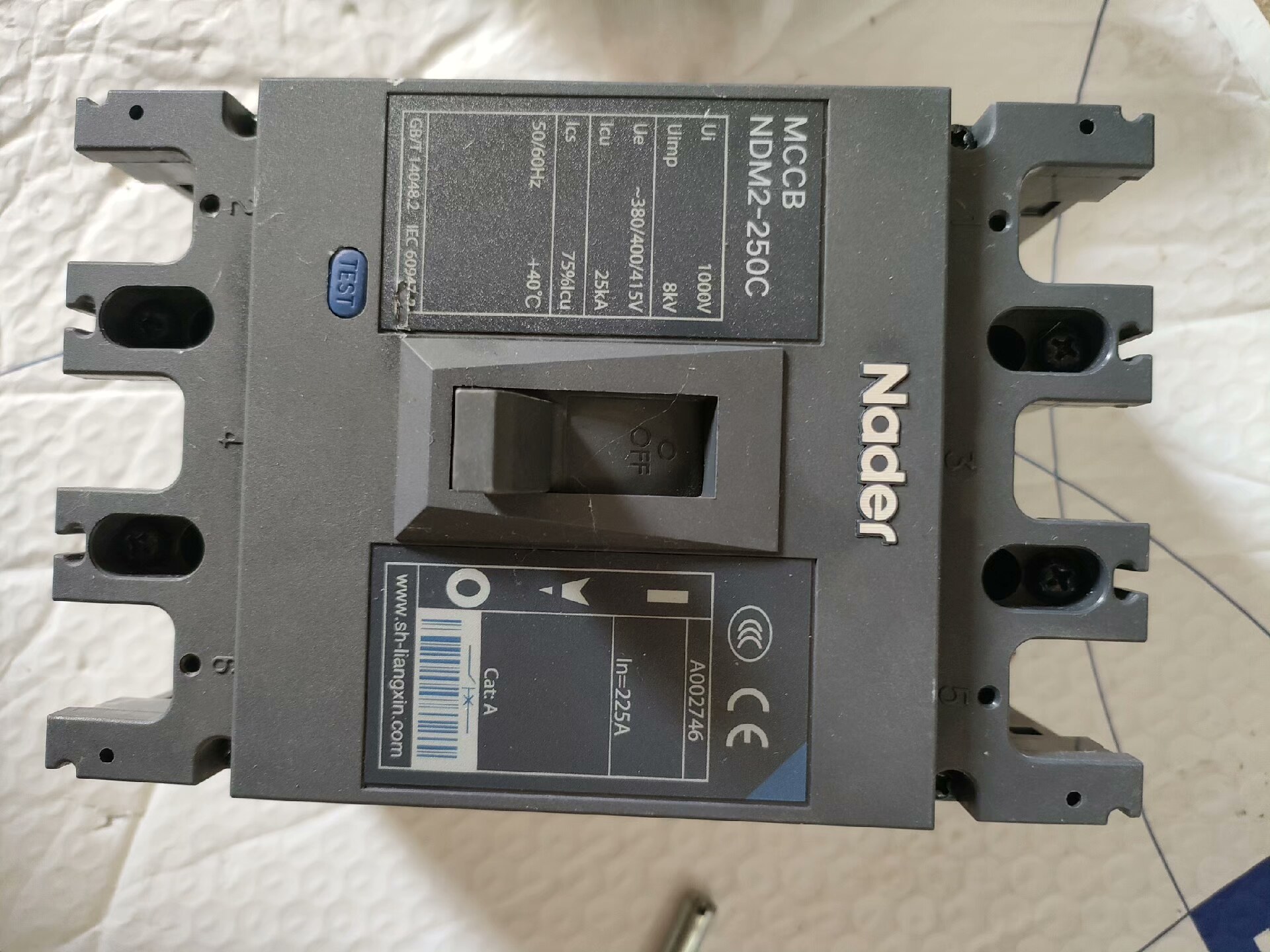 上海良信MCCB塑料外壳断路器，NDM2-520C/3321