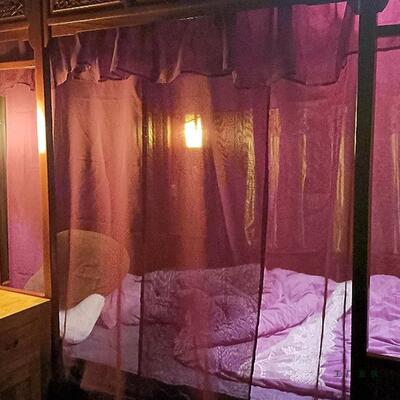 F96H5589踏明清床仿古月洞床蚊帐中式拔步床步床花架子床雕四柱蚊