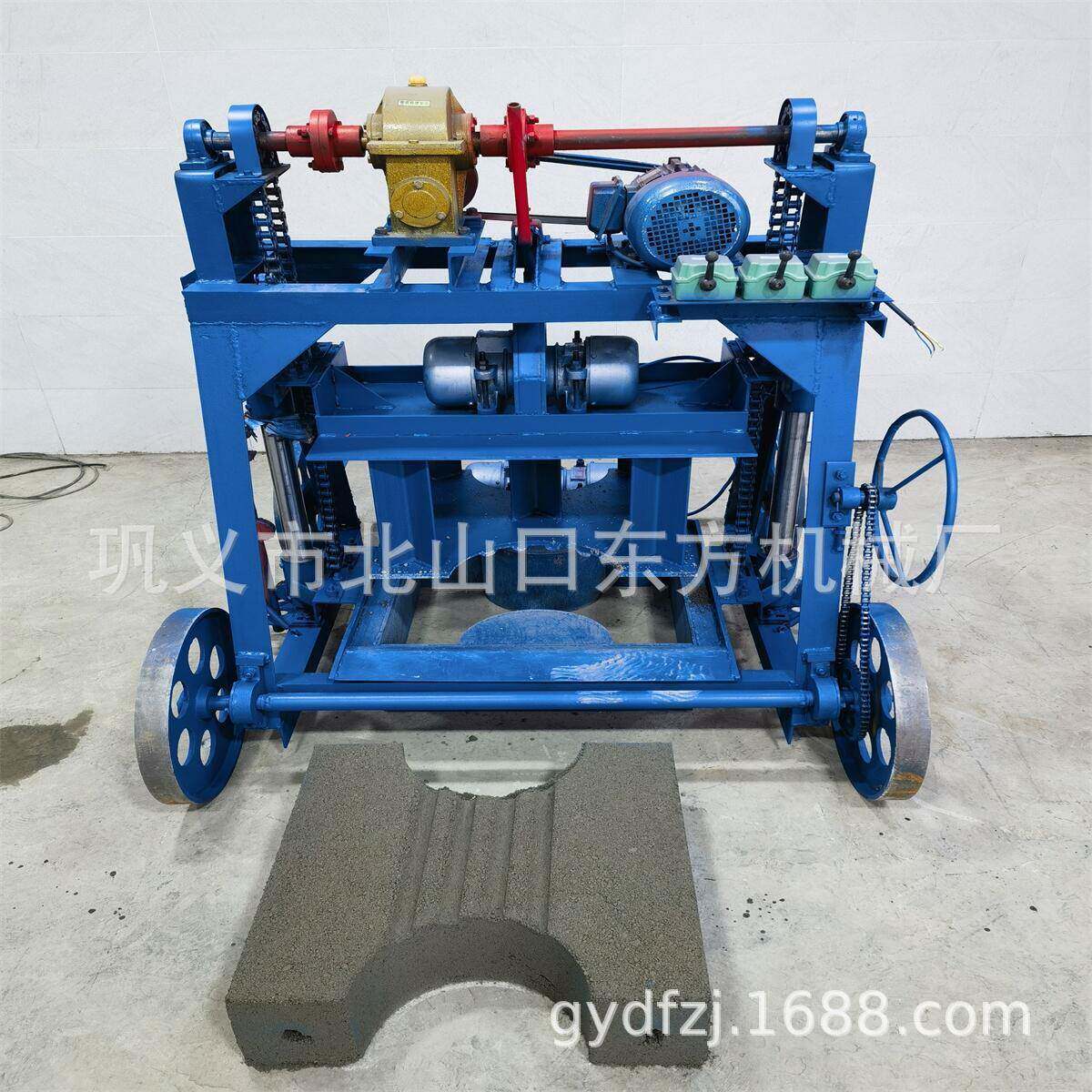 大轮移动H护坡砖水泥砖制品设备厂家混凝土砖机路面砖厂家直销