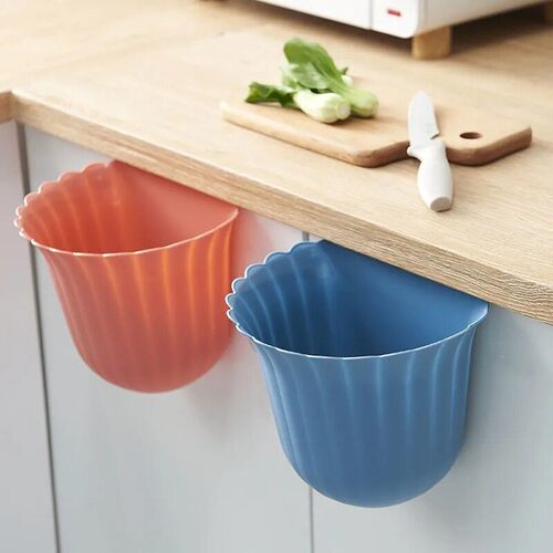 Wall-mounted kitchen trash bin, suitable for hanging on bath