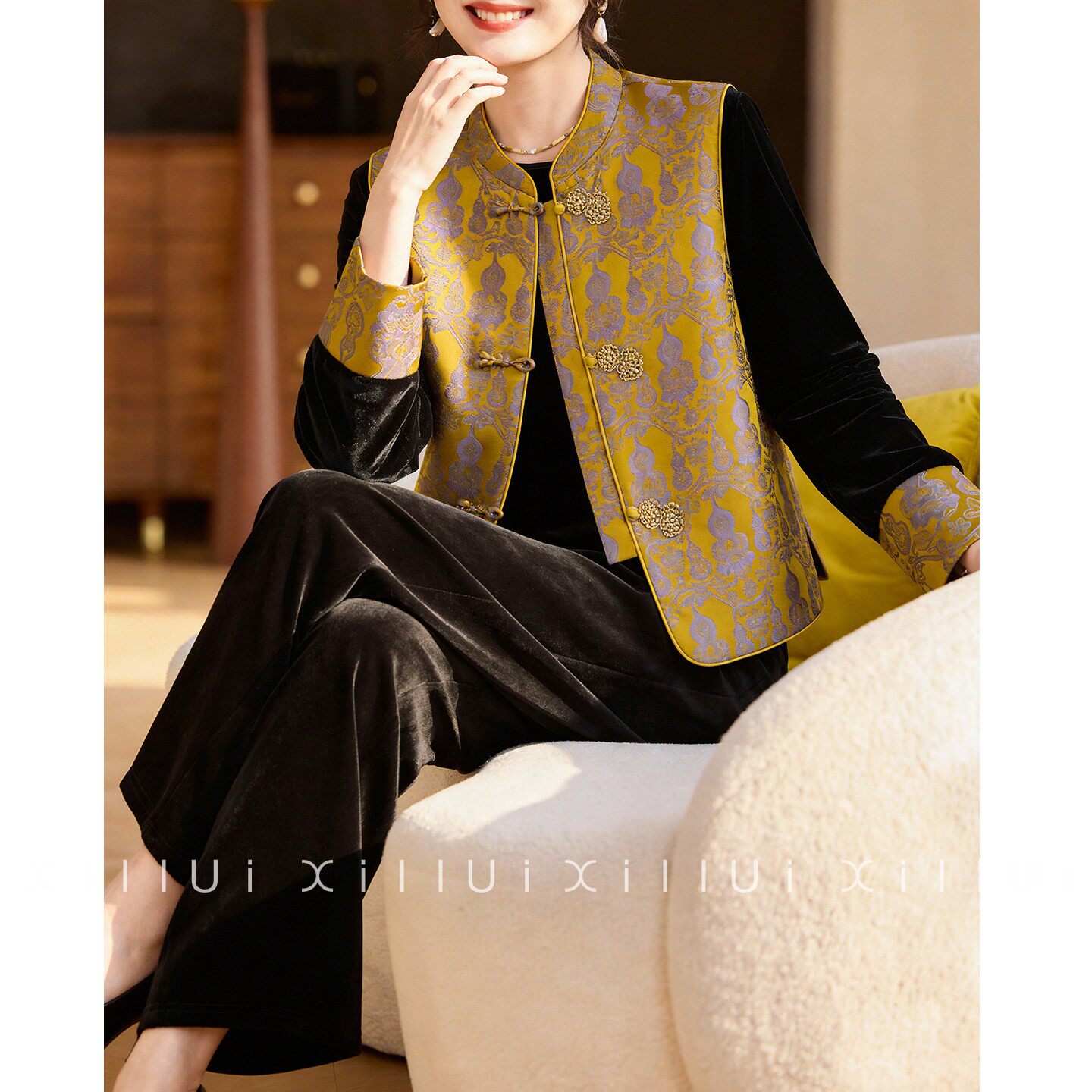 喜卉新中式妈妈春装提花马甲套装中老年女装洋气休闲国风上衣裤子