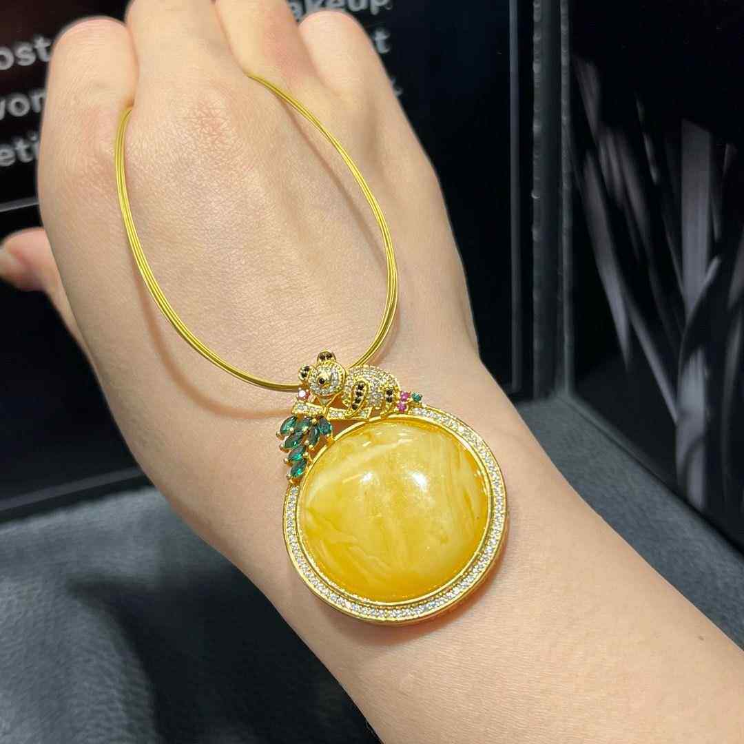 欧美爆款设计轻奢风 天然白花纹蜜蜡吊坠毛衣项链原矿石 女款保真