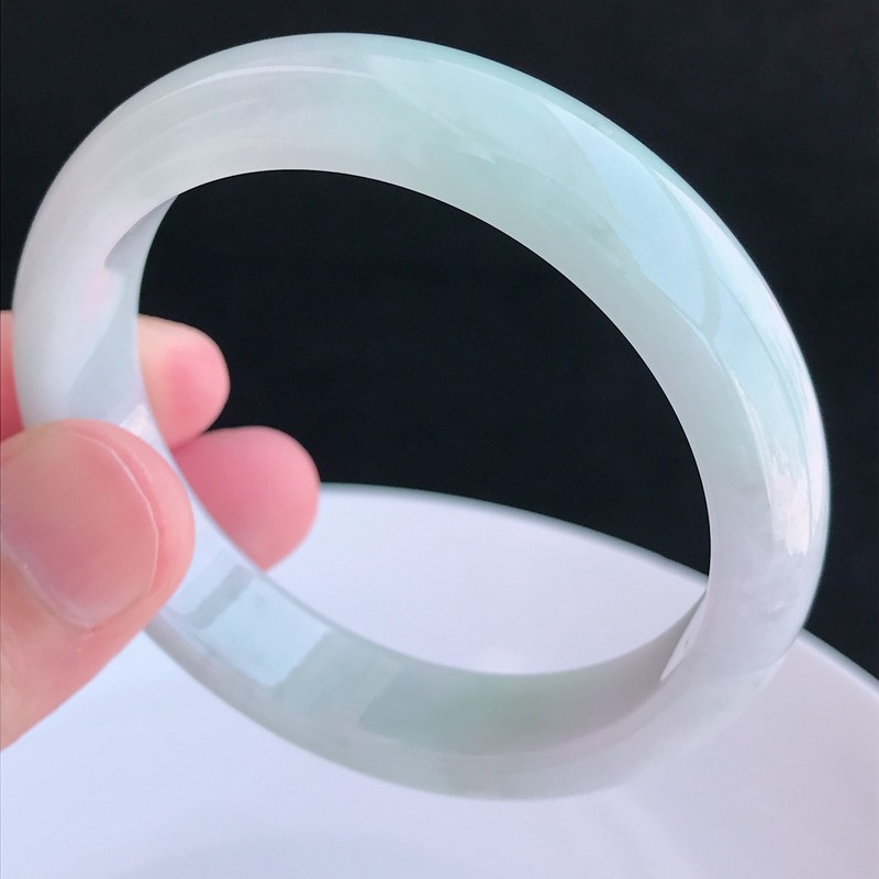 圈口53.8飘绿缅甸天然A货翡翠正圈玉镯子翡翠手镯48.33g