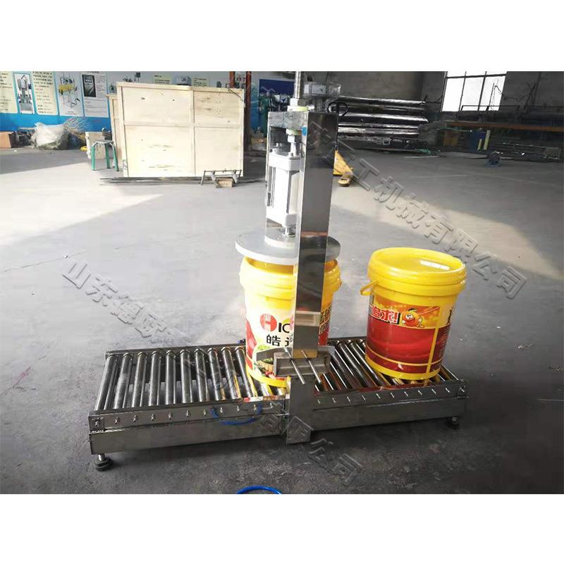 气动塑料桶压盖机 不锈钢材质封口机 小型无动力辊筒盖桶设备
