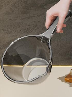 Unbreakable household water scoop for bathrooms, suitable fo