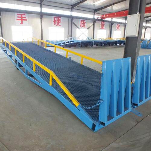 厂家直供移动式登车桥集装箱月台斜坡装车平台神器移动式登车