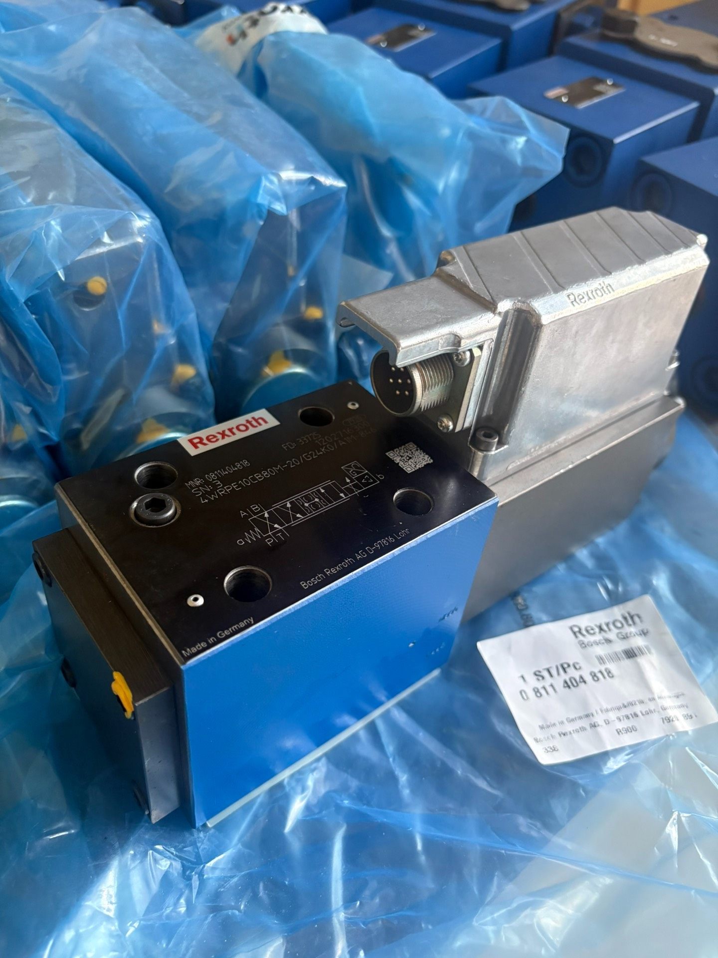 力士乐比例阀0811404818  4WRPE10CB80M