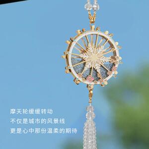 2025新款冰雪世界摩天轮流沙水晶车载挂件吊饰汽车内挂饰女高级感