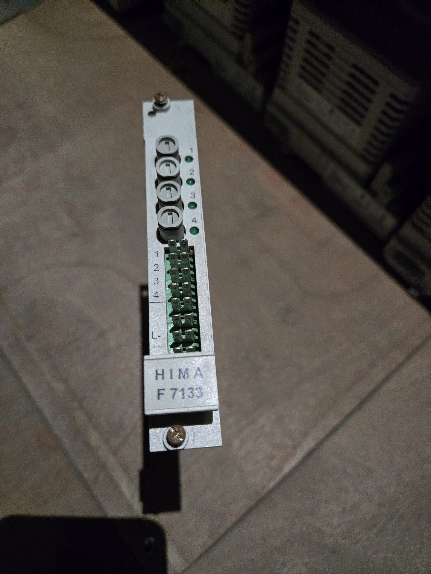 F7133，HIMA F7133，成色漂亮，功能好，库存6片