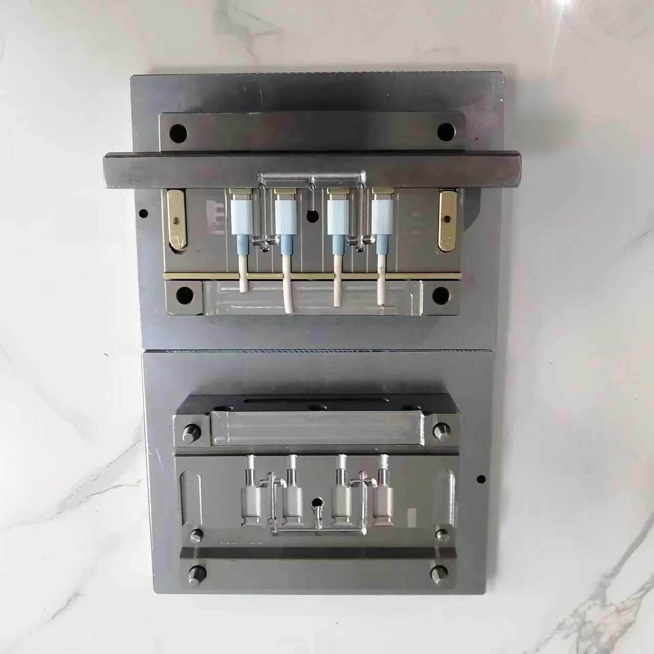 插头模具TYPE-C外模插头模具工厂加工尾卡模具ACUSB数据线
