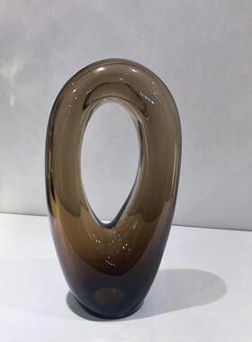 现在简约轻奢茶色渲染创意花器客厅餐桌花瓶样板房售楼处桌面摆件
