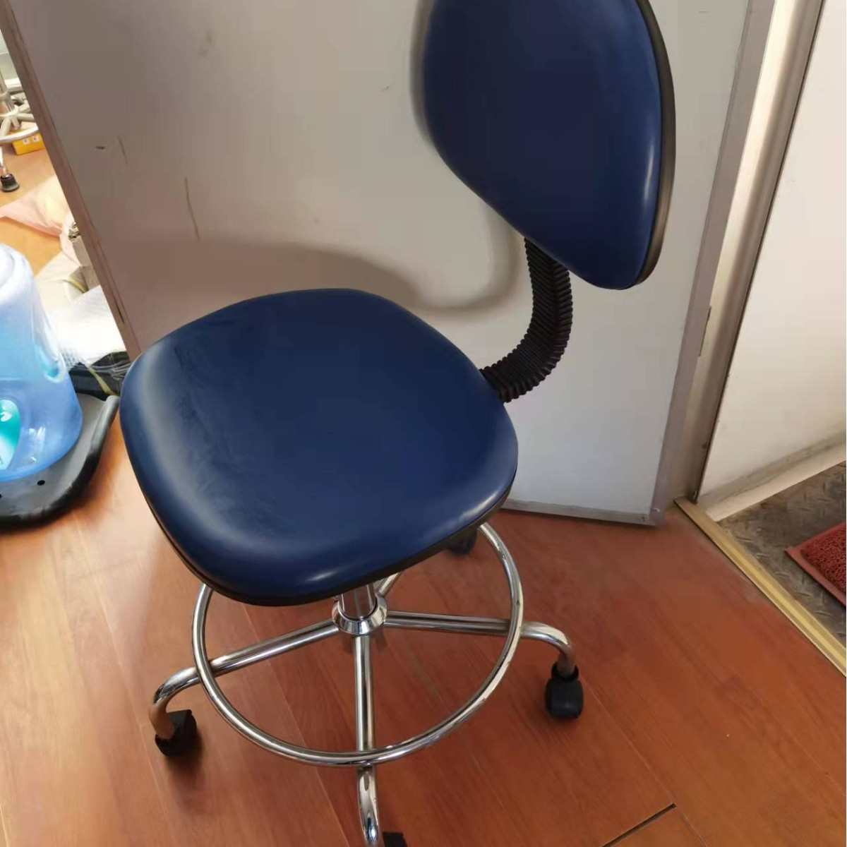 供应办公椅实验室车间旋转升降凳电镀大圈脚滑轮防静电椅子