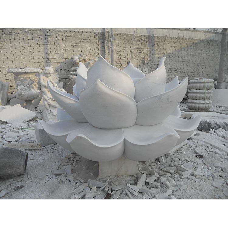 曲阳雕塑厂家石雕莲花底座大型水中景观汉白玉莲花小品摆件