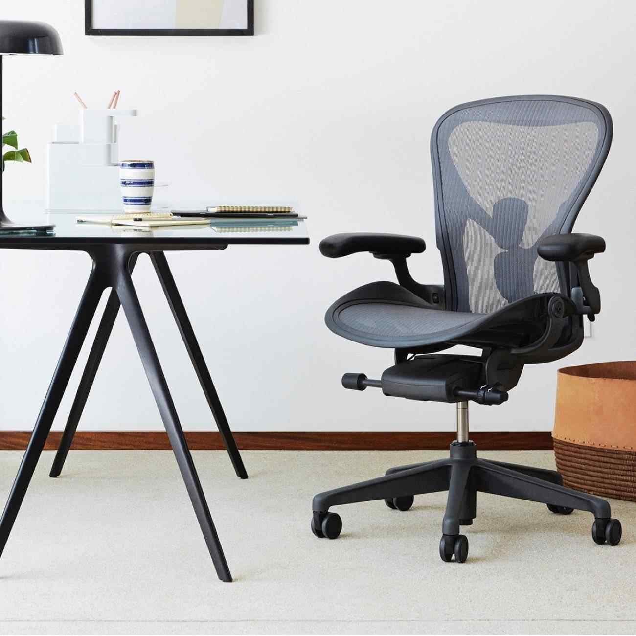 赫曼米勒HermanMiller Aeron2代人体工学椅办公家用久坐电脑椅