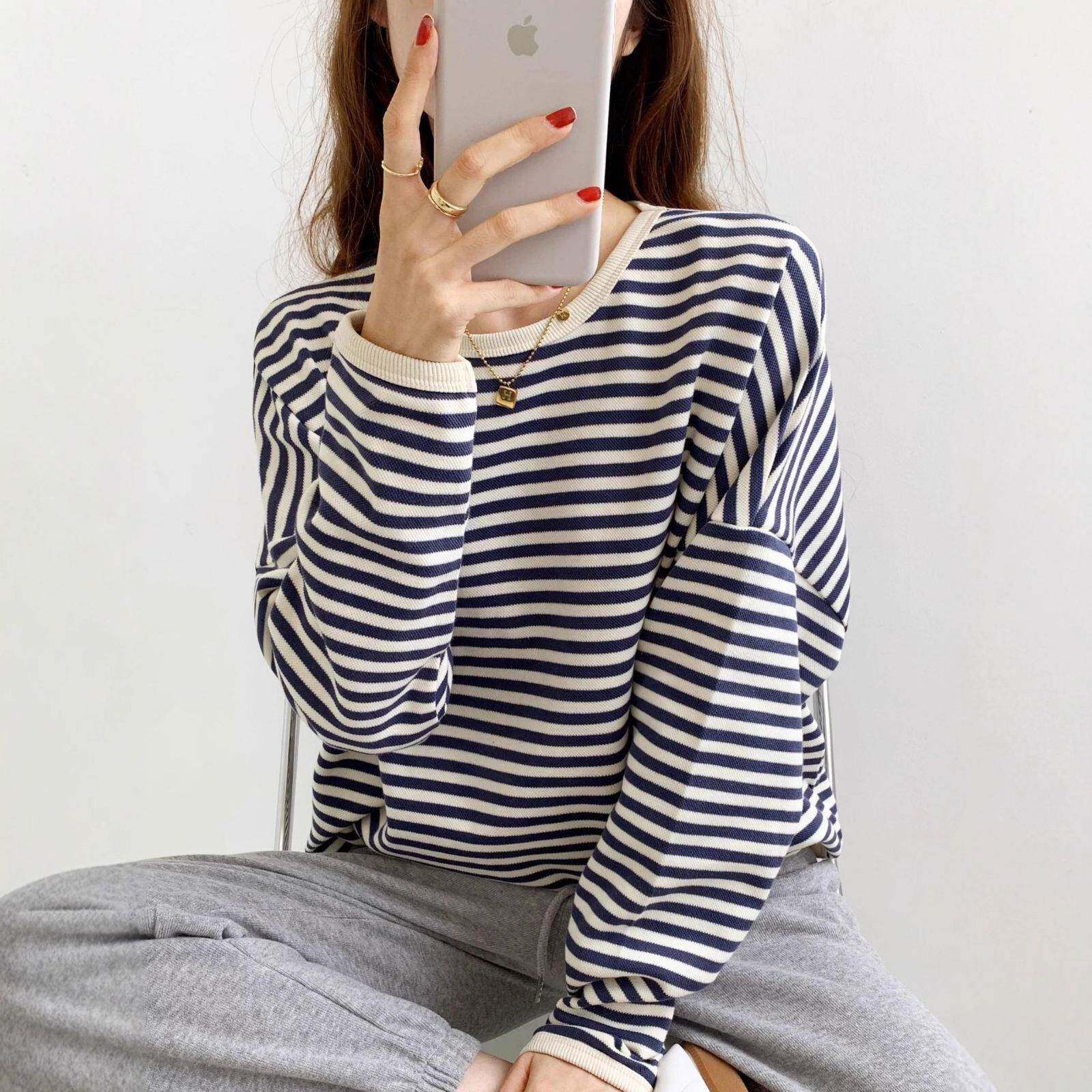 韩版套头卫衣女装外套春秋薄款休闲新款条纹圆领宽松长袖大码女装