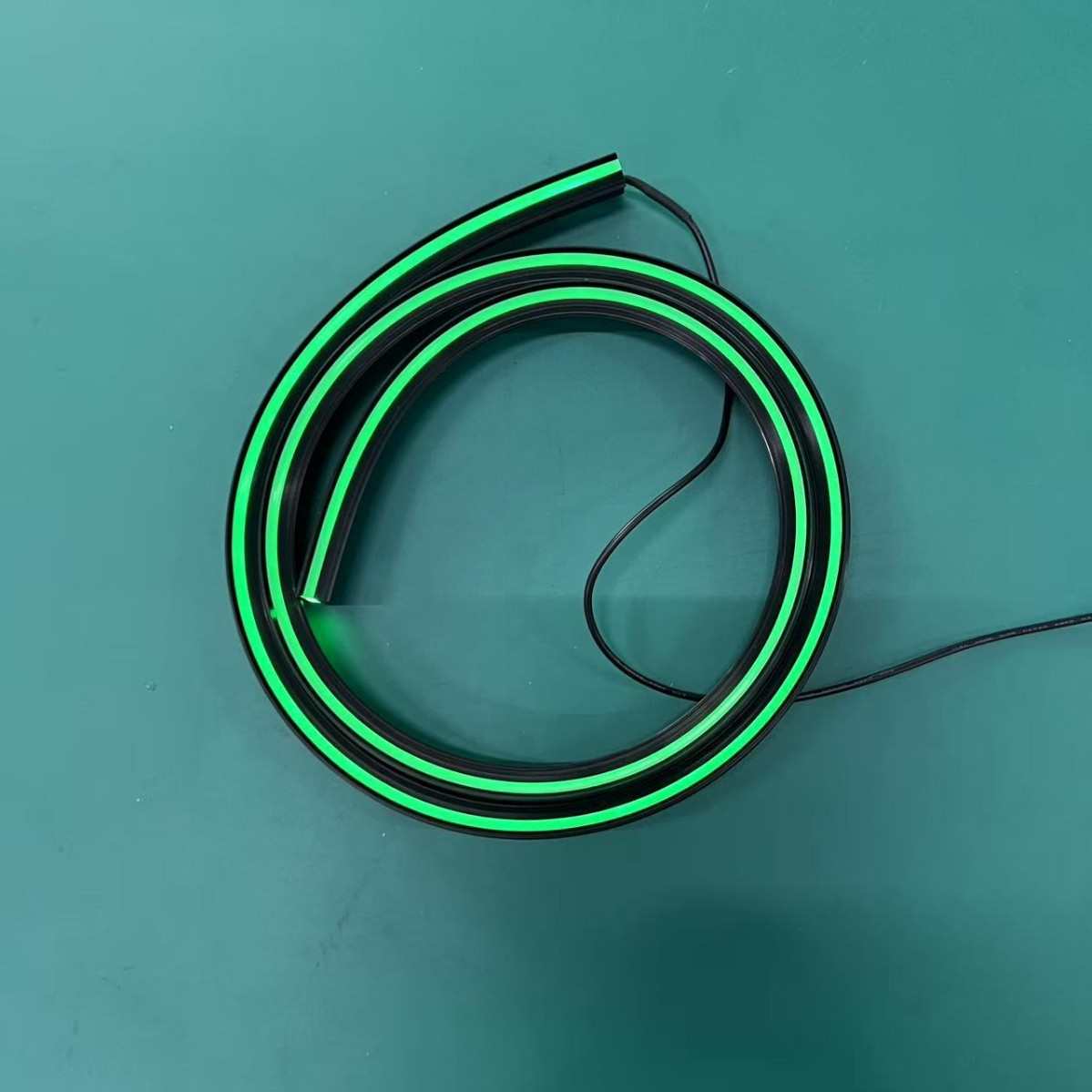 厂家直销DC5V幻彩中控贯穿硅胶灯条车载氛围灯