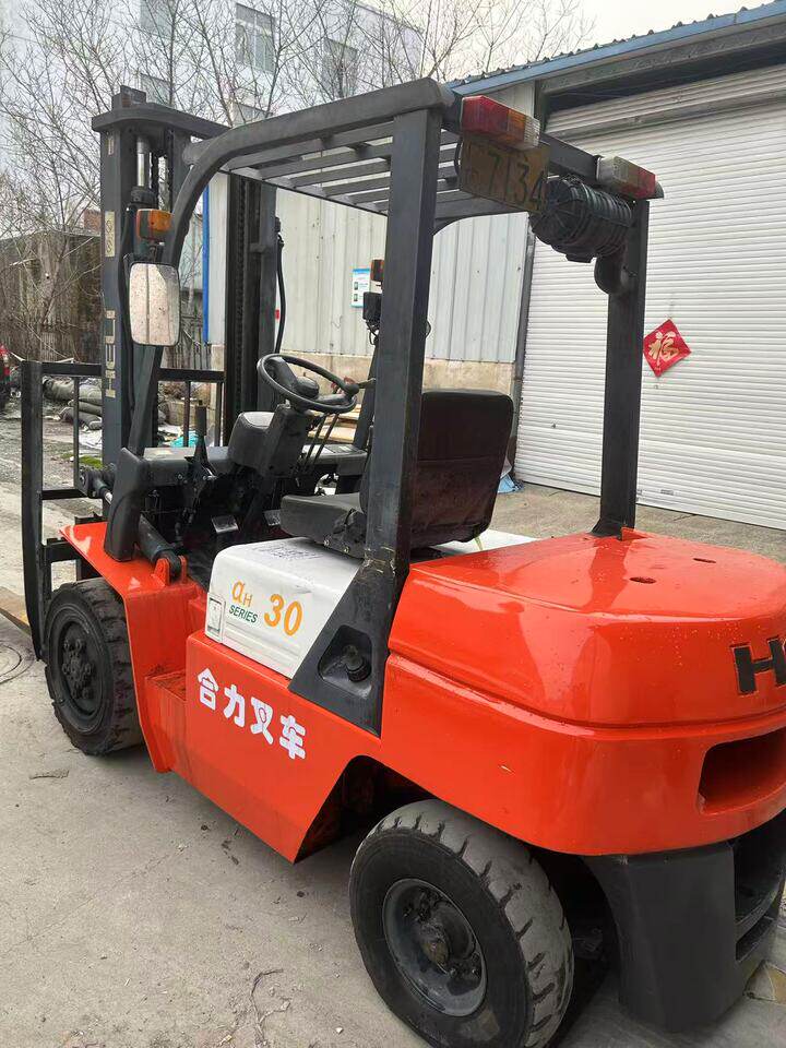 4月15日扬州委托)资产处置合力叉车一台,载重3吨,起升3米5,功能正常网络拍卖公告