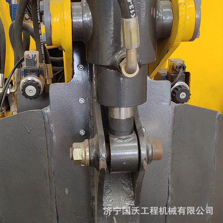 树新疆树木挖机 苗圃林木起机图DF5671片 压四树瓣液挖树机视频