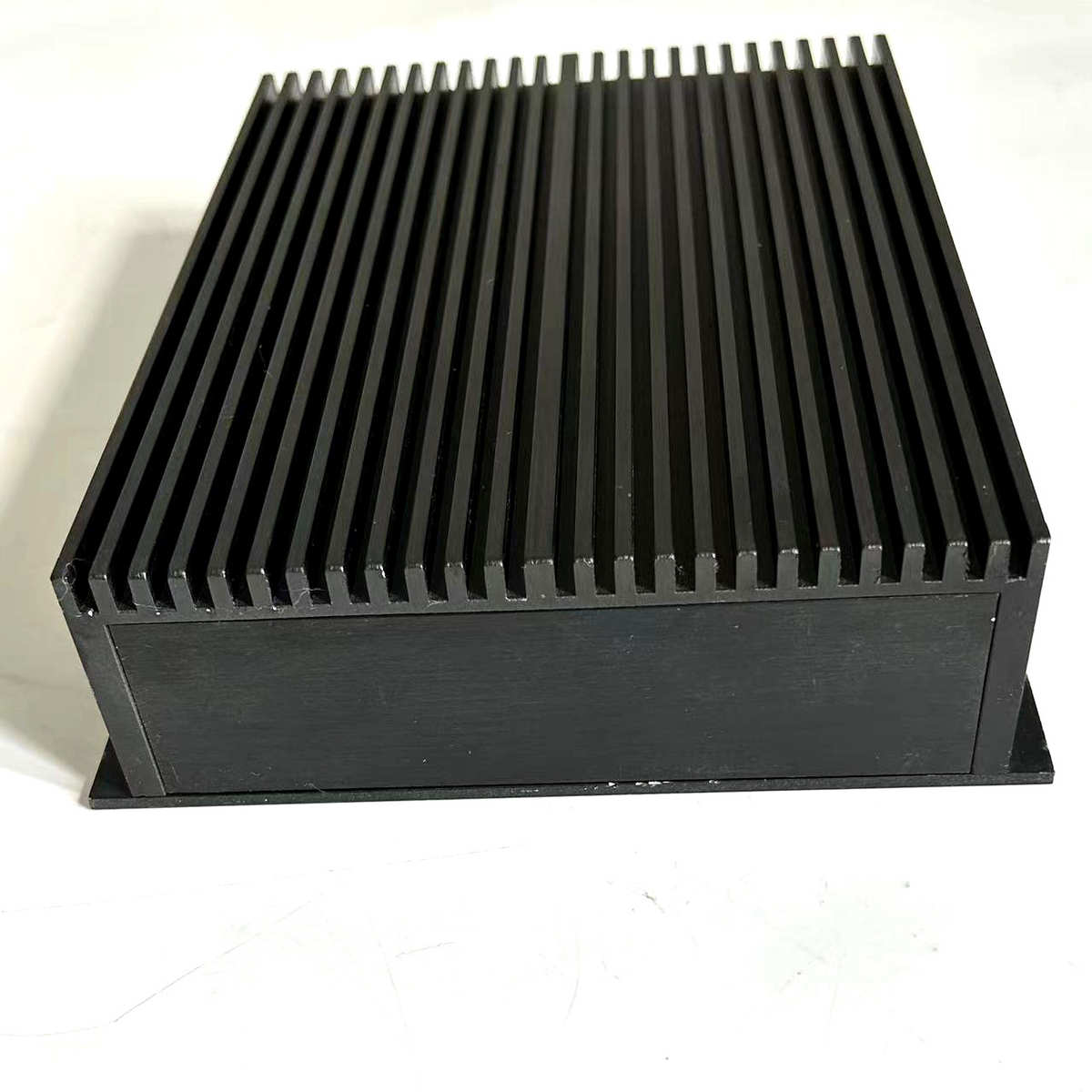 DIM3003-集成式DC-DC电源模块自然散热多种形式输出接口铝合金壳