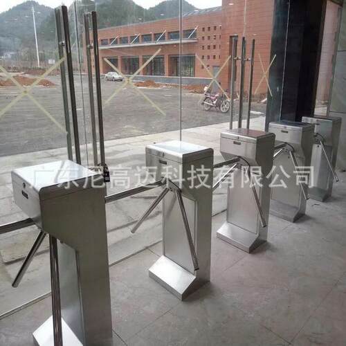 昆明景区三辊闸单向入口立式三杆转闸游客只进不出行人栏杆转闸机