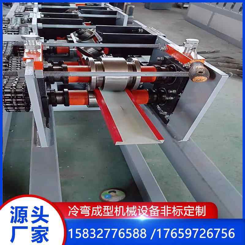 彩钢瓦栅栏机外墙装饰挂板设备绿化带隔离围挡栅栏板成型机