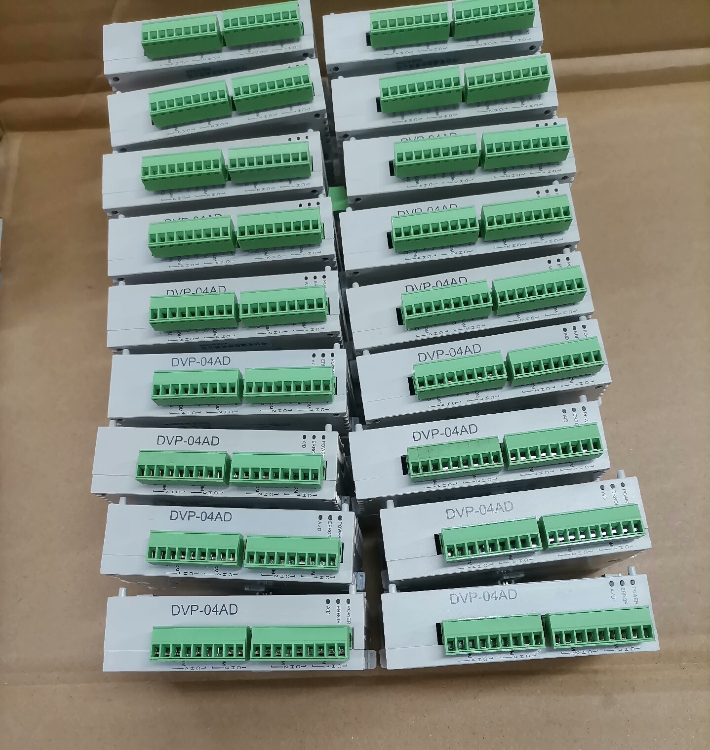 台达模块DVP04AD-S功能包好，端子配齐