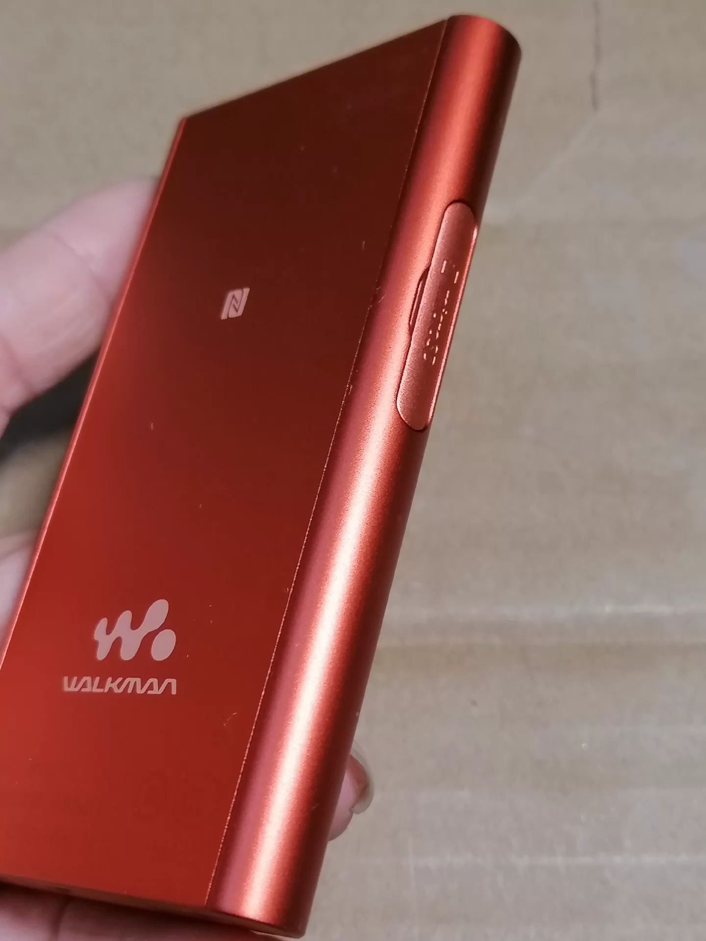 Sony NW-A55 Walkman Hi-Res 16GB Red - English Menu - 95% New