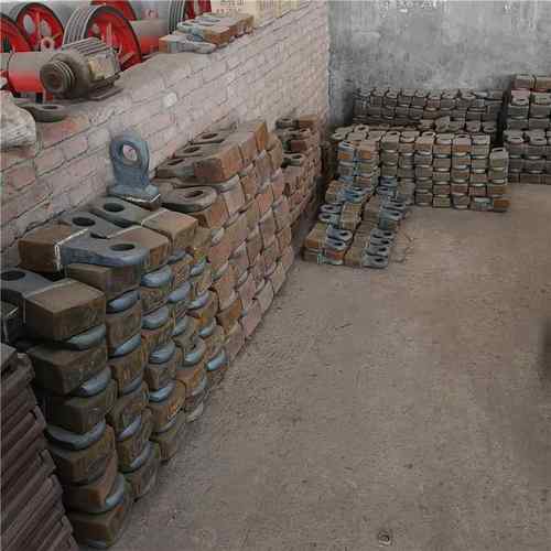 破碎机砂机高铬锤头高锰钢锤头板鄂用衬破碎机锤板矿山石料制破碎