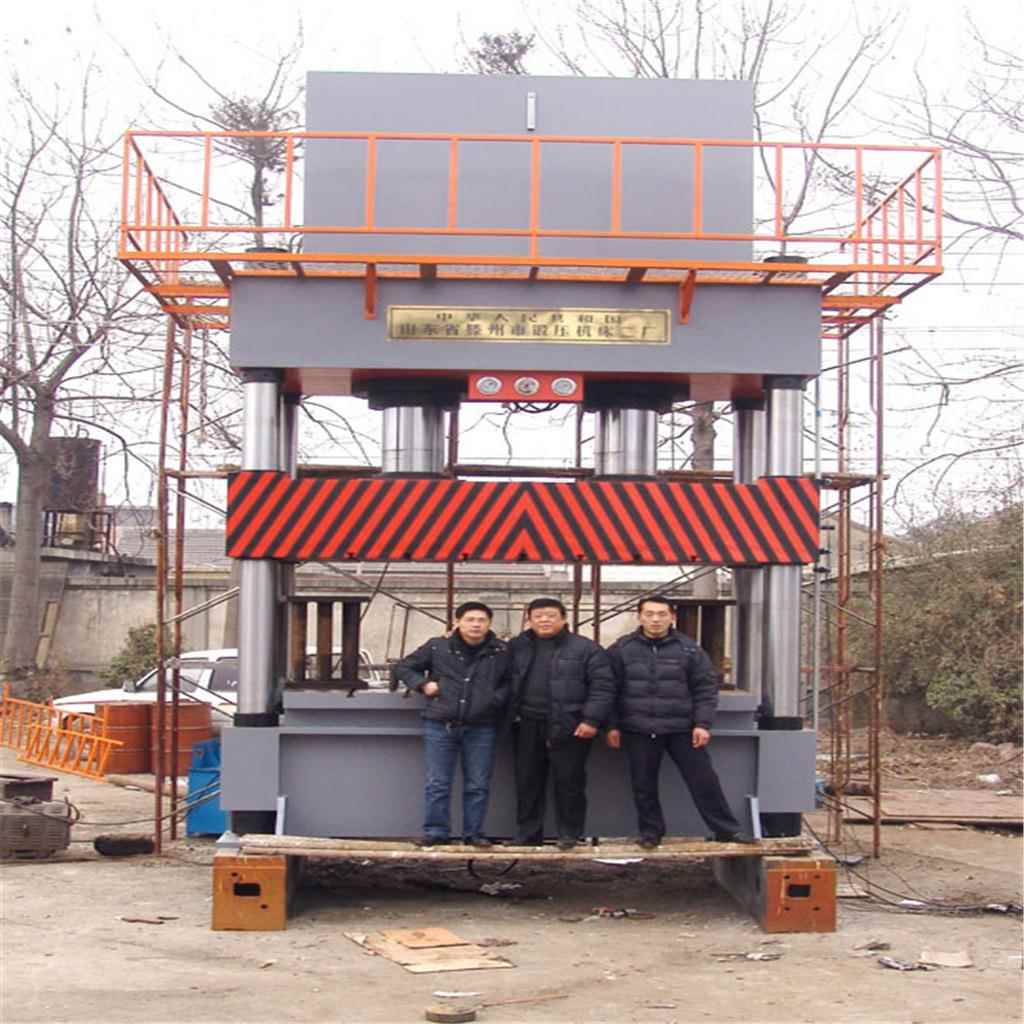 厂家直销1800T大台面四柱热压皮革压花压纹液压机PLC伺服压力机