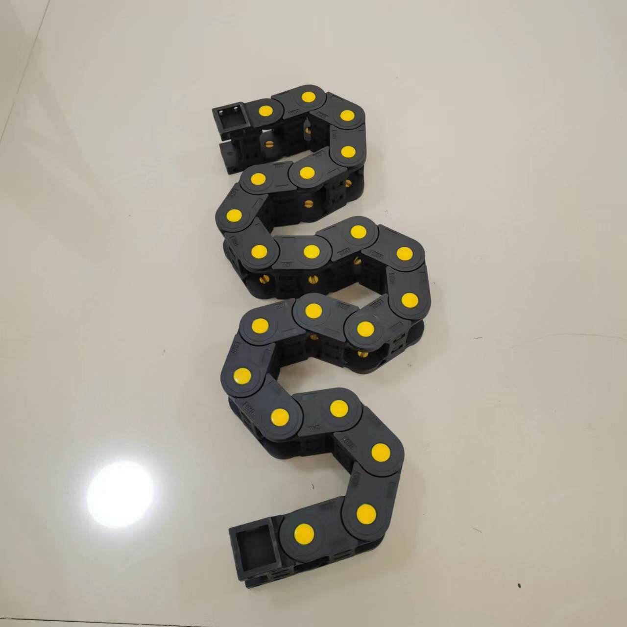 尼龙拖链PA66全封闭塑料小型整体桥式全黑坦克链工程S型尼龙拖链