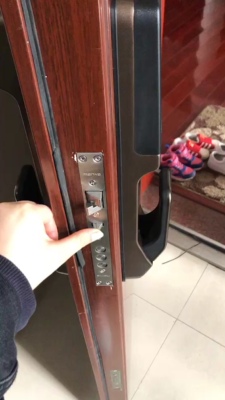 曼亚P8e指纹锁怎么样,和德施曼T82相对哪款更好用一些？