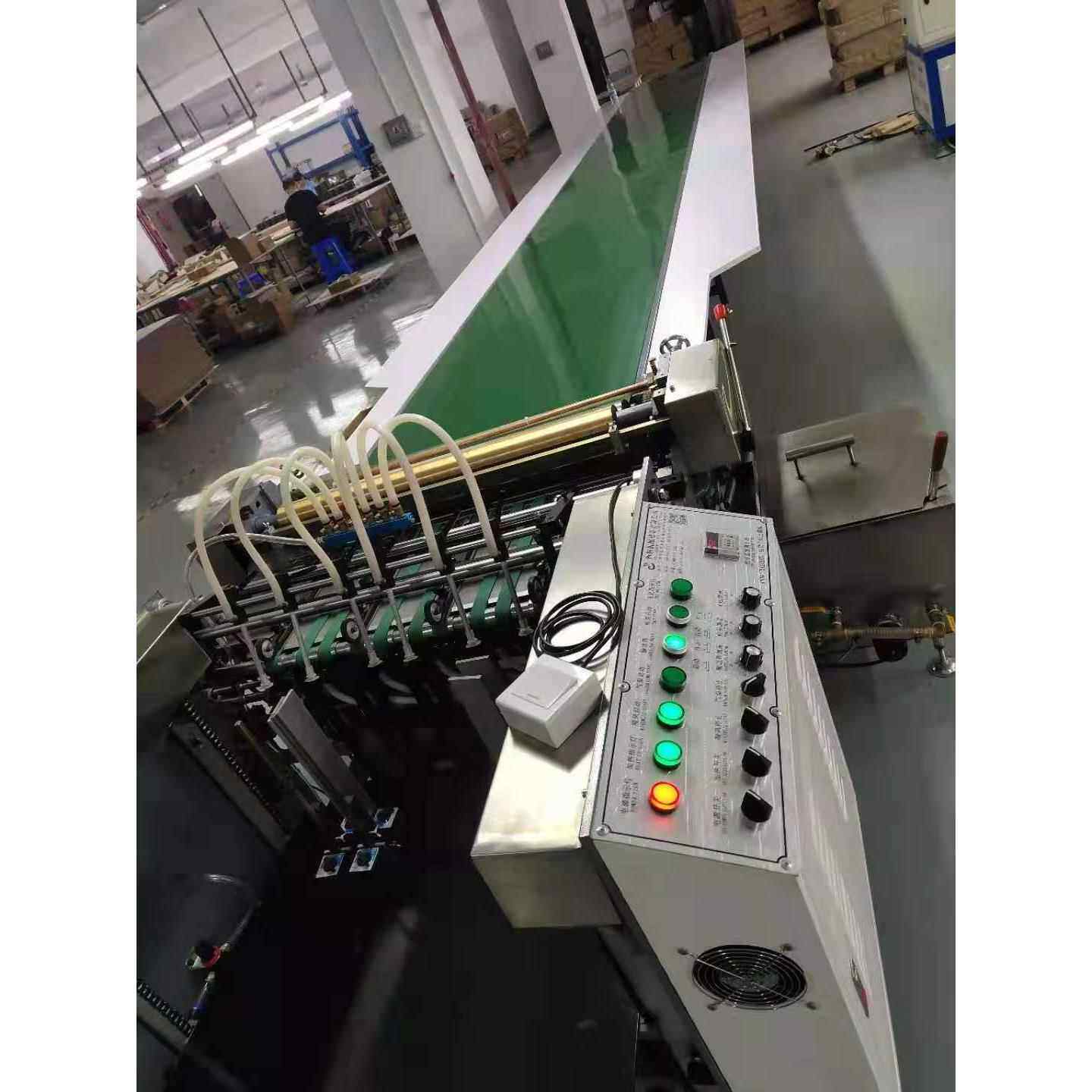 东莞厂家供应850飞达自动送纸上糊机工作线礼盒鞋盒自动上胶机器