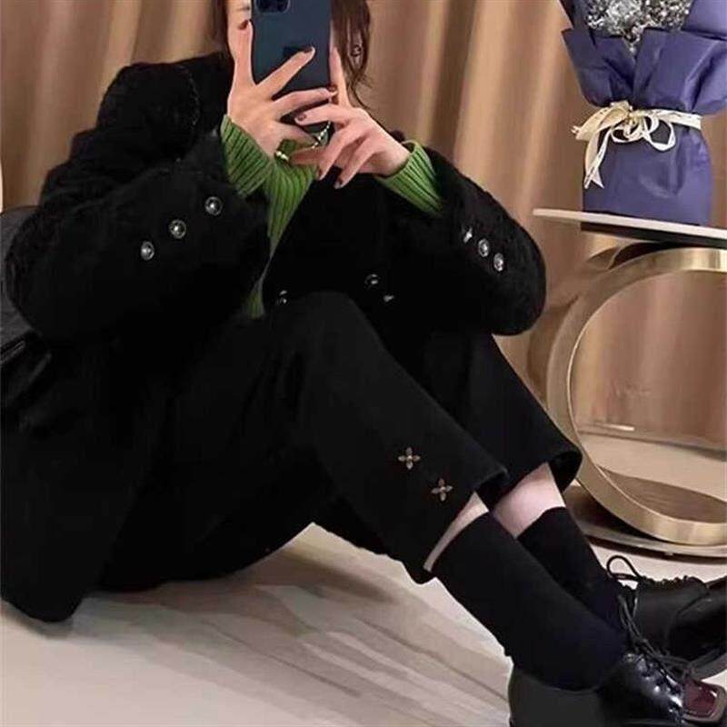 幸运草装饰脚边直筒牛仔裤秋冬新款女大码2024梨形身材弹力烟管裤