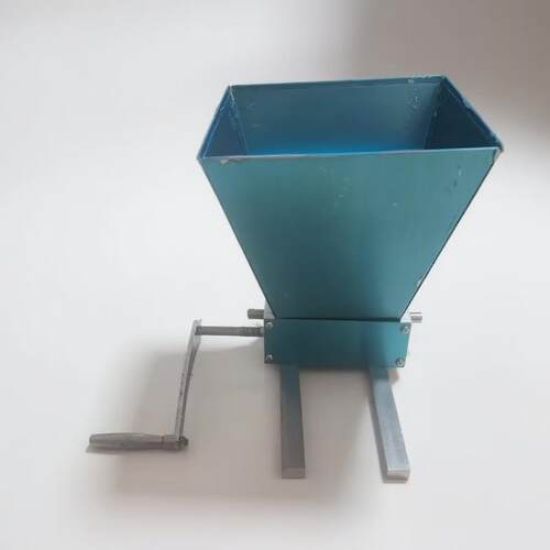 碳钢手摇五谷粉碎机家用小型厨房便携研磨机粗细可调耐用