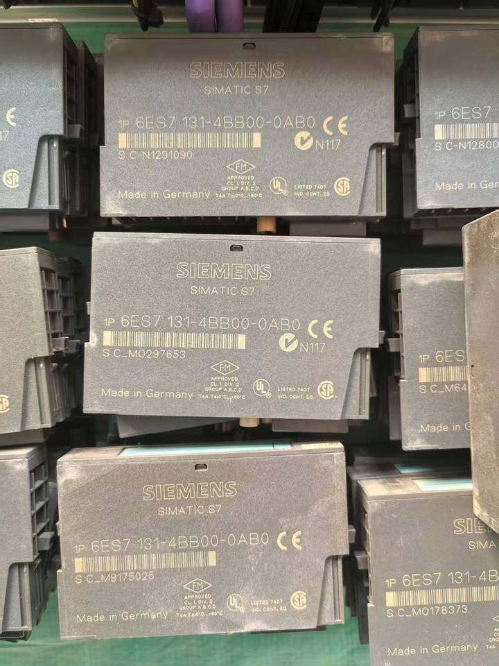 1月4日南通西门子PLC模块，工厂配电柜拆下来一批工业电器配件模块设备共146个网络拍卖公告