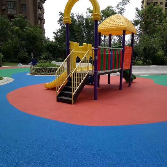 橡胶跑道环保颗粒防滑耐磨地垫跳跃运动透气足球场运动场地跑步