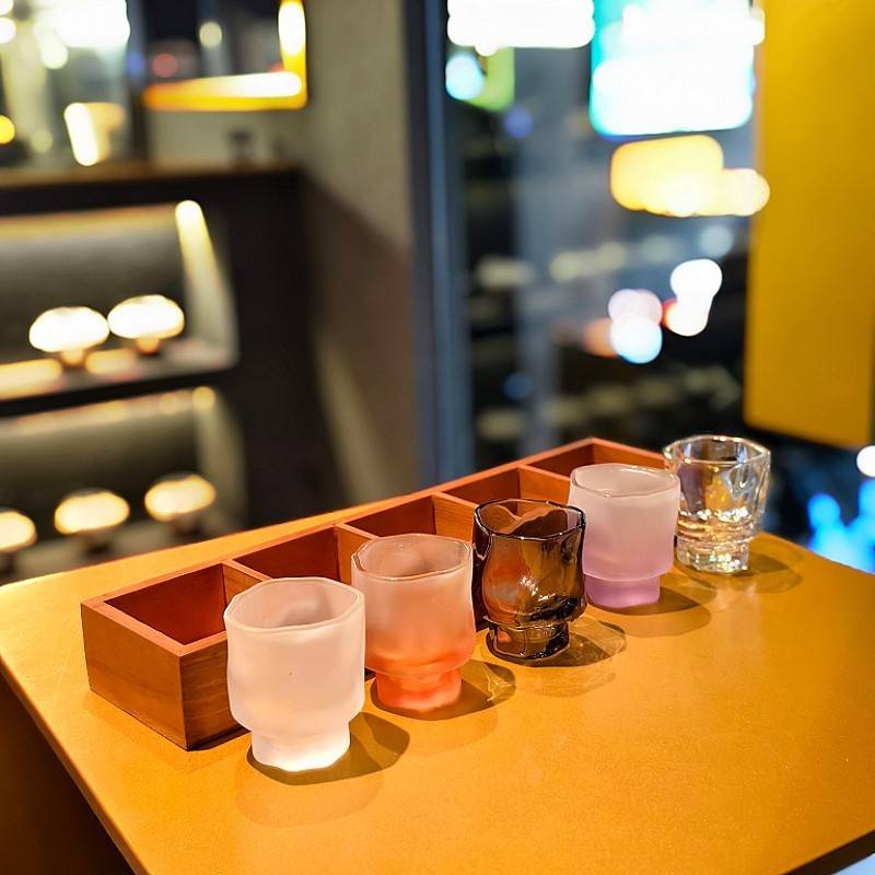 酒吧攻略创意五宫格酒具组套覆古琉璃玻璃小酒杯梅子清酒杯七彩杯