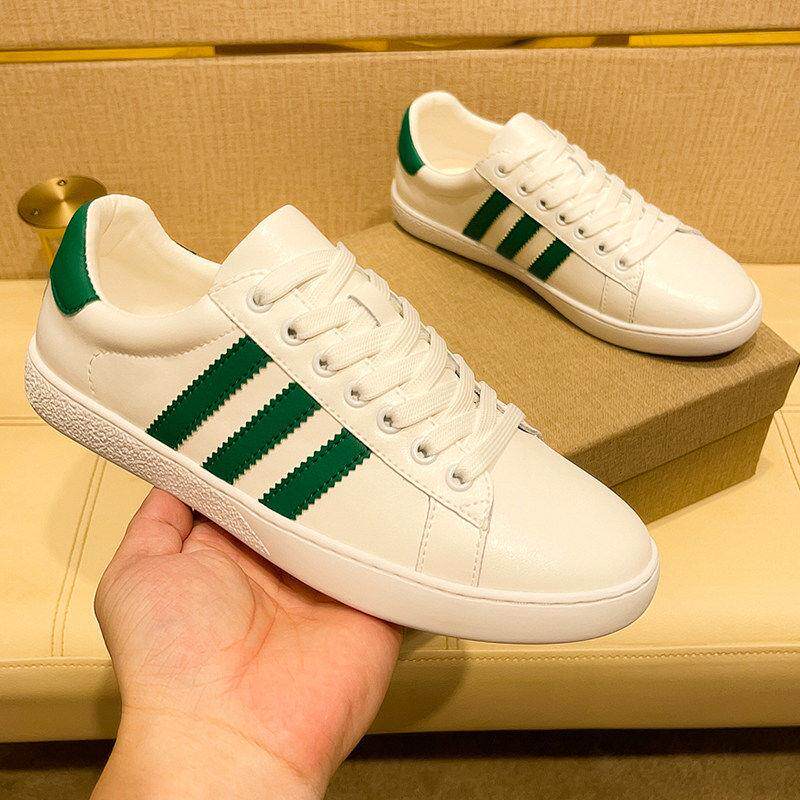潮牌男鞋夏季2026新款经典三条杠软底小白鞋韩版百搭运动休闲板鞋