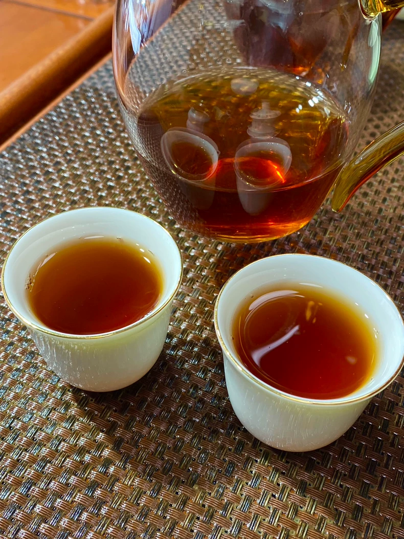 雲南普洱茶熟茶2015年冰島龍柱茶柱500g一根手工製作陳年老茶陳年純料壓製裏外一口料包郵 普洱茶 BUASHOP普洱老茶