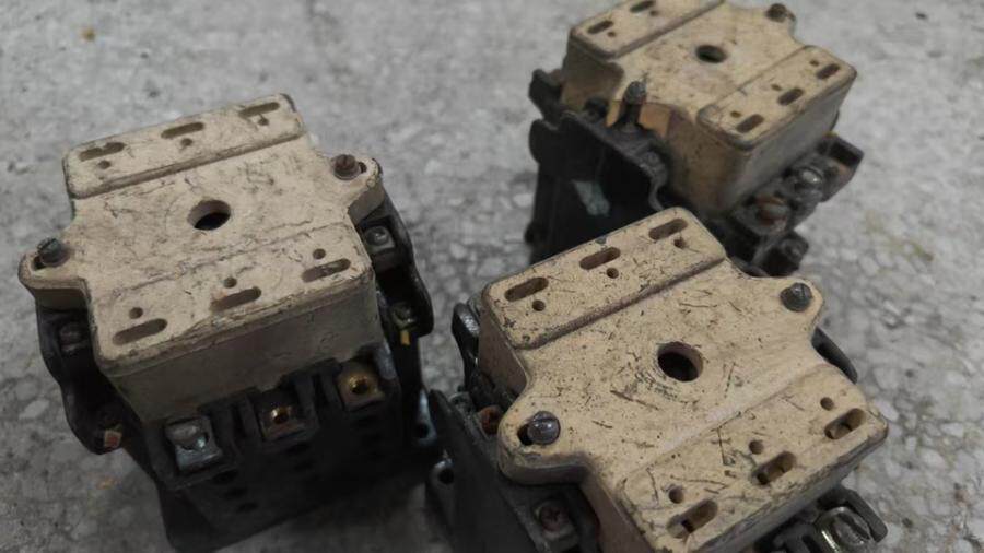 4月17日北京【京械5354】单位淘汰报废处置接触器三台（具体以实物为准，非专业人士谨慎竞拍）网络拍卖公告