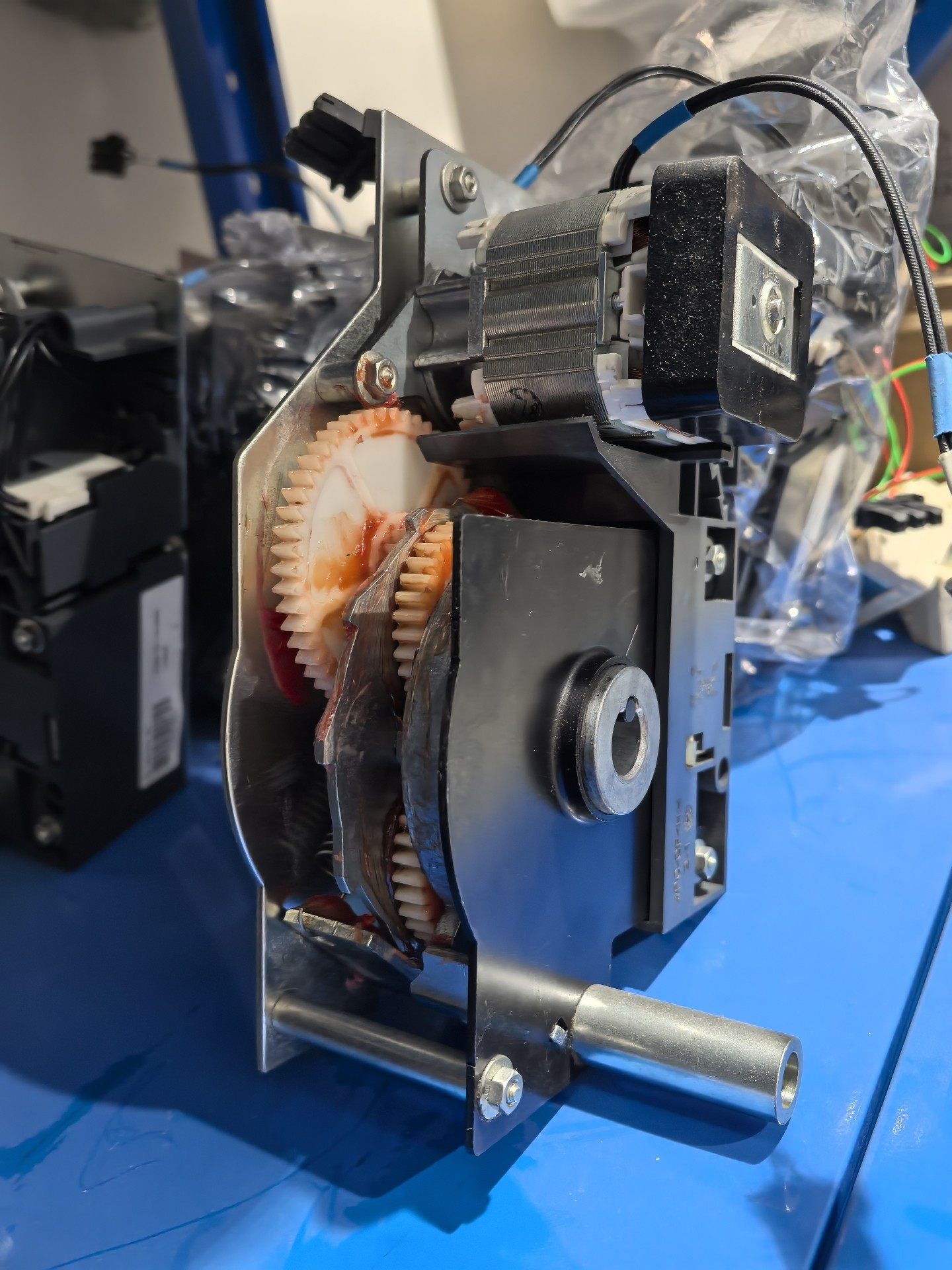 施耐德框架断路器储能电机，型号RMU-MOTVCB-02，4