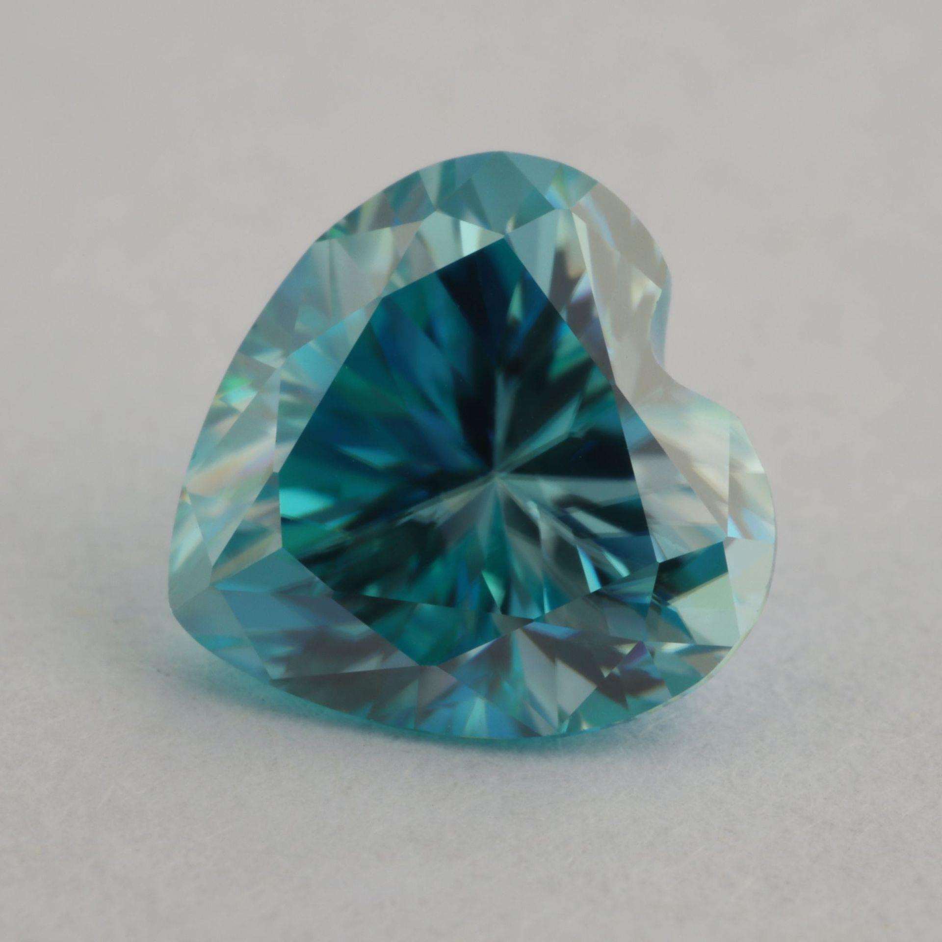 梧州莫桑石裸石 莫桑钻裸石彩色心形爱心海蓝色异形123CT