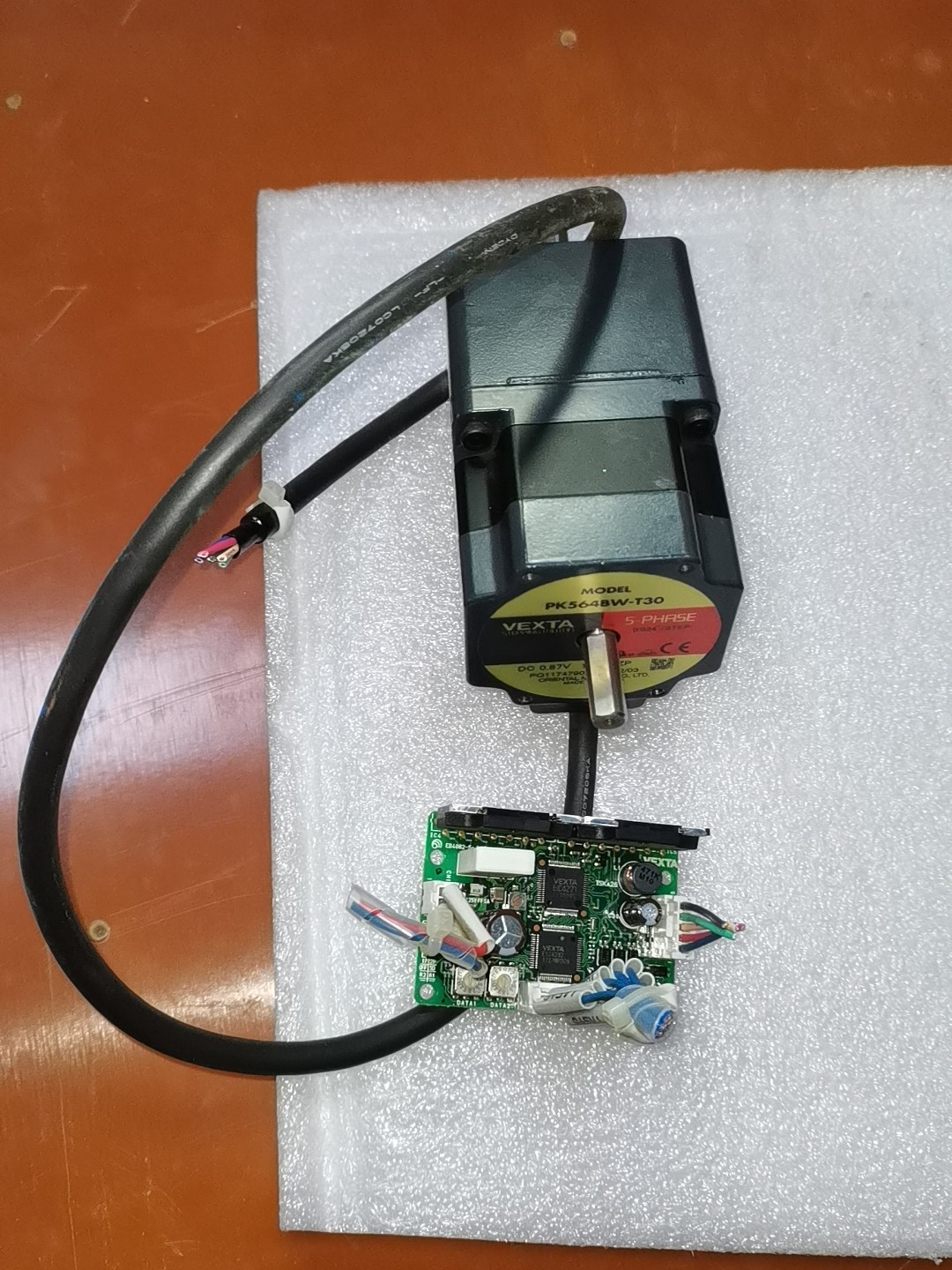 东方五相步进CRD5114P+PK564BW-T30一套，成