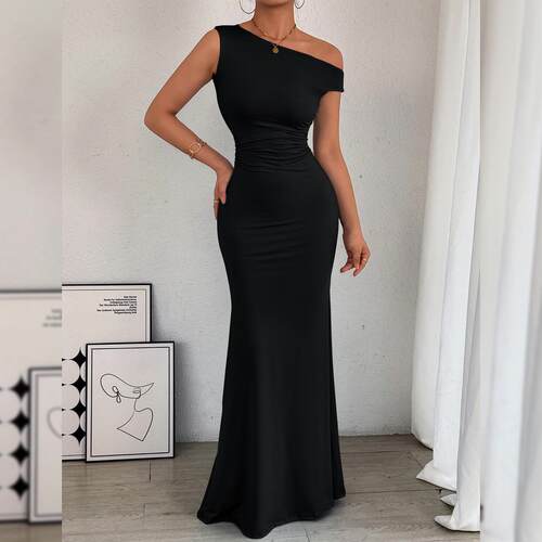 solid color Slim one-shoulder asymmetrical extra-long